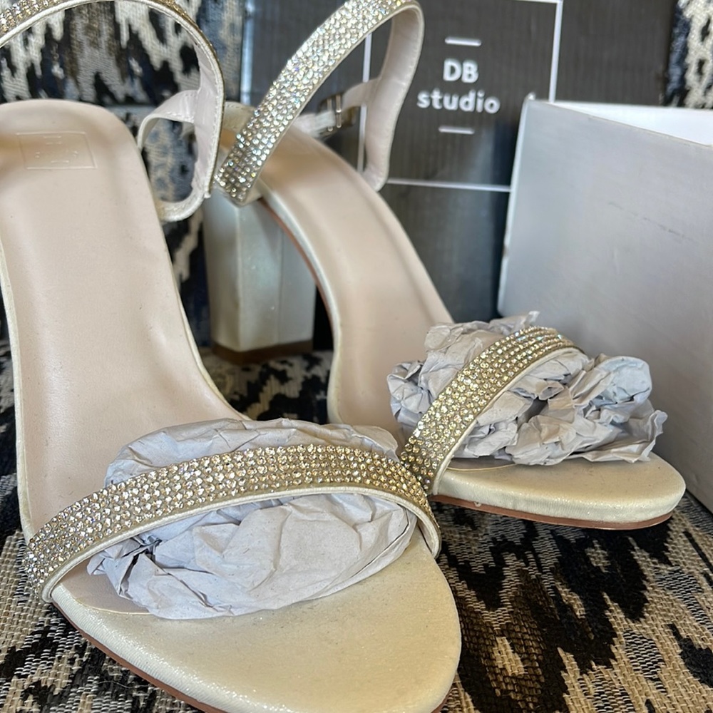 NIB DB Studio heels 9 wedding